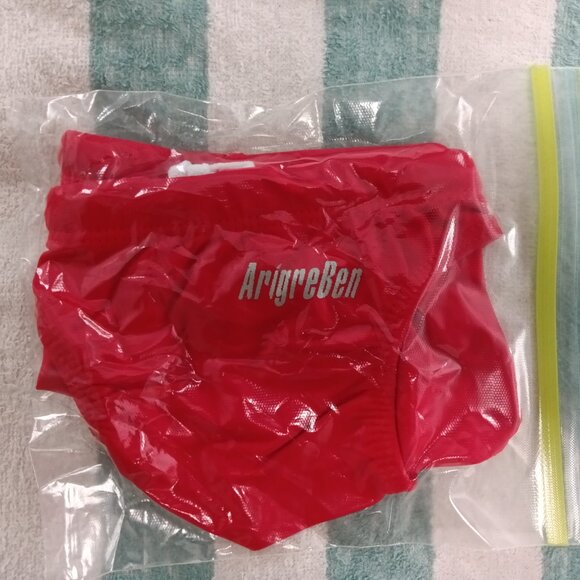(*) ARIGREBEN RED SWIM BRIEF, 1" Sides, Size "M" (`32") - (Pre-Owned) - Picture 5 of 7